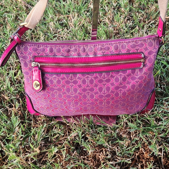 Coach Handbags - COACH CROSSBODY- VINTAGE